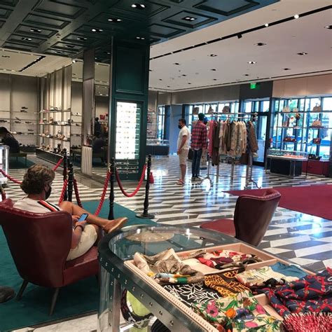sawgrass gucci outlet